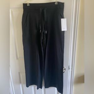 Athleta wide leg balance jogger size Medium petite new with tags never worn